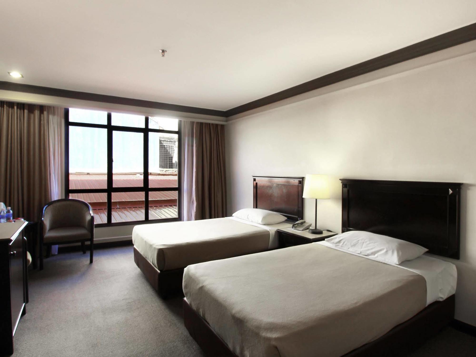 Hotel Mimosa Малакка Экстерьер фото