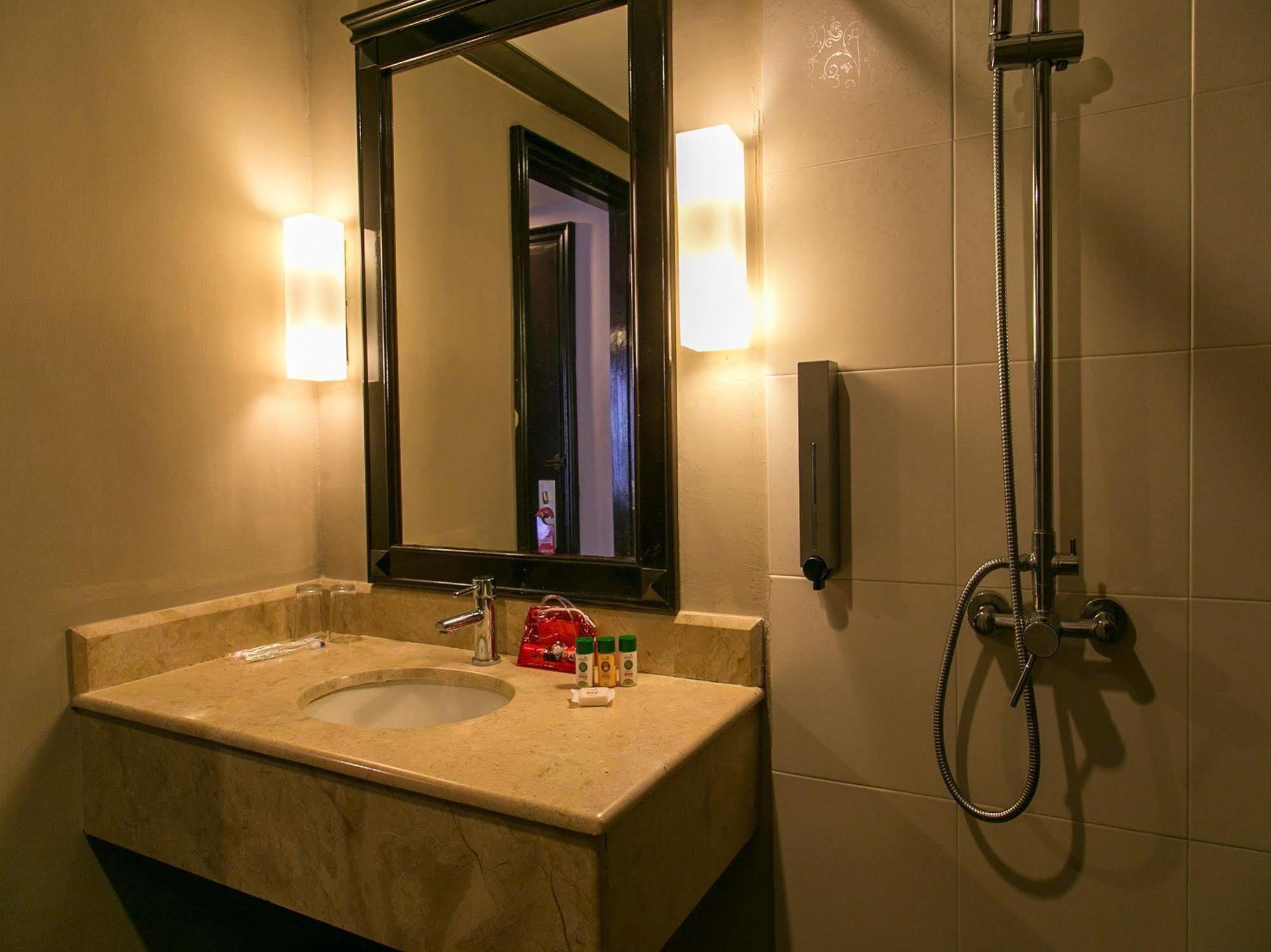 Hotel Mimosa Малакка Экстерьер фото
